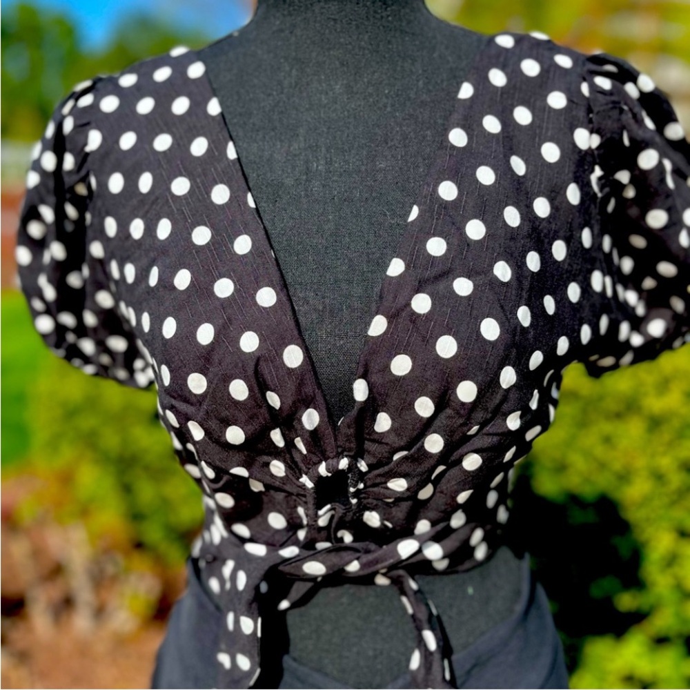 Polka Dot B&W Rayon Crop Top ONE SIZE pit to pit 20in, adjustable Wrap tie waist